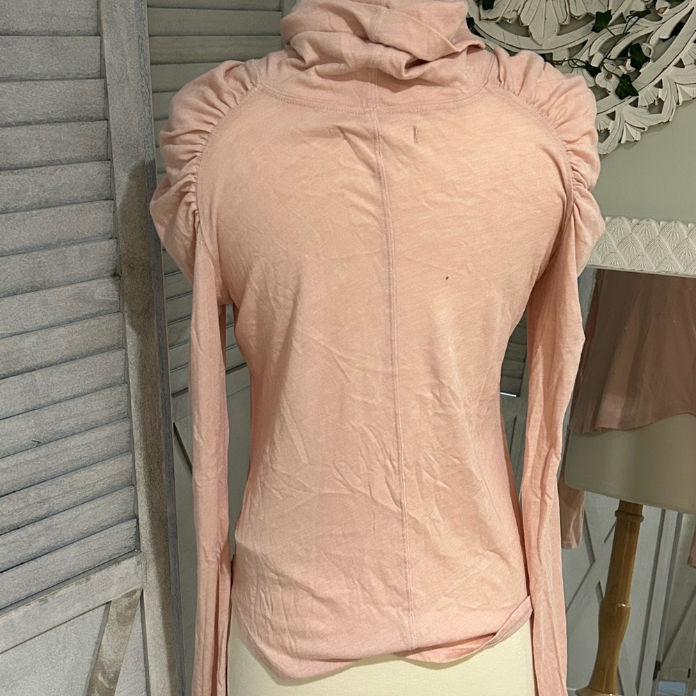 We The Free size small. New with tags. Lightweight turtleneck